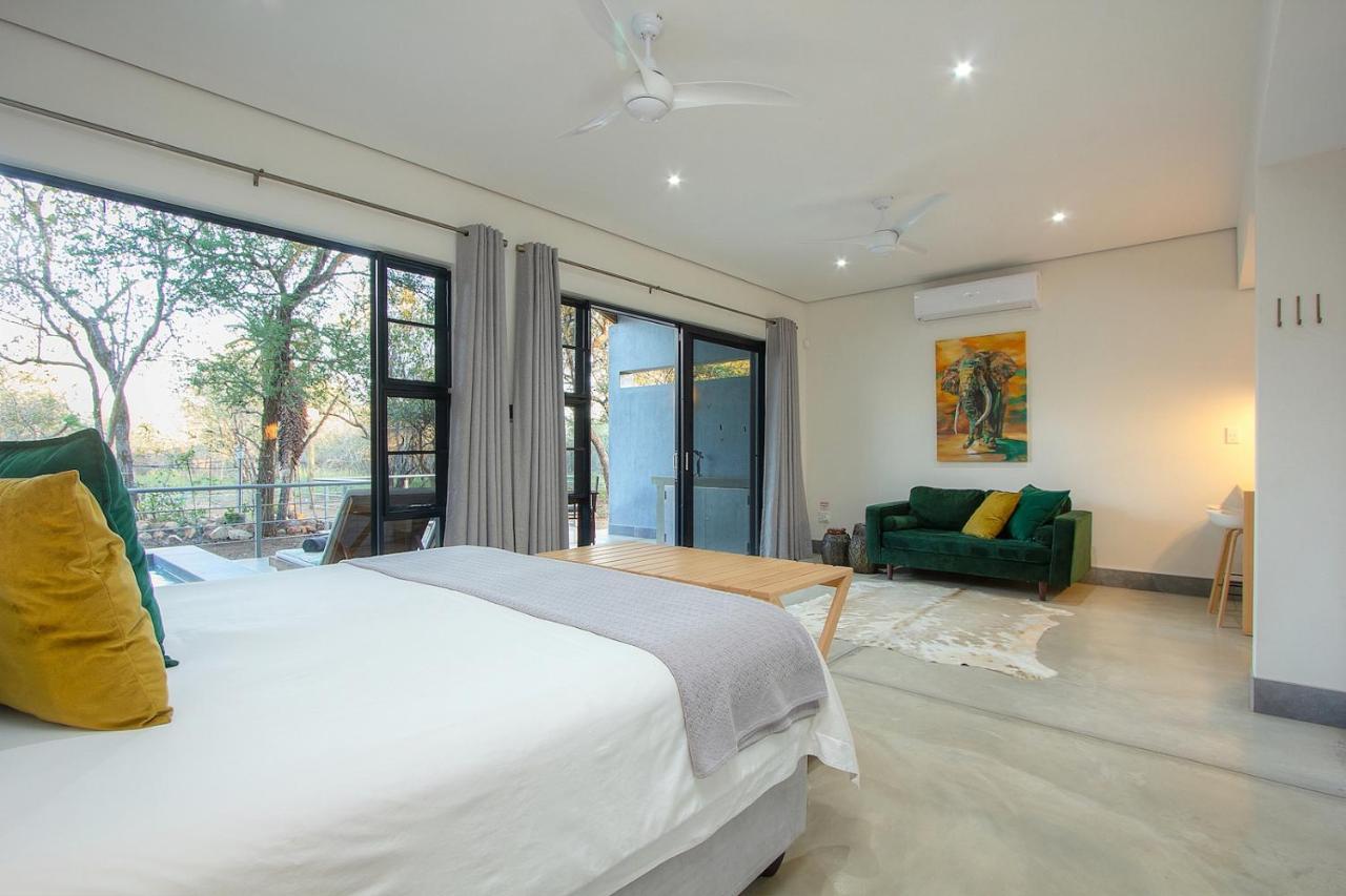 Villa Kruger'S Keep - Luxury Couples Haven Marloth Park Exterior foto